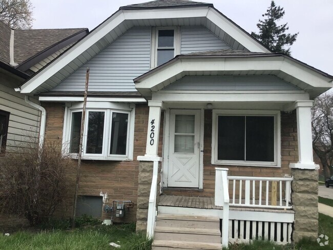 Building Photo - 3 Bedroom Single Family Home