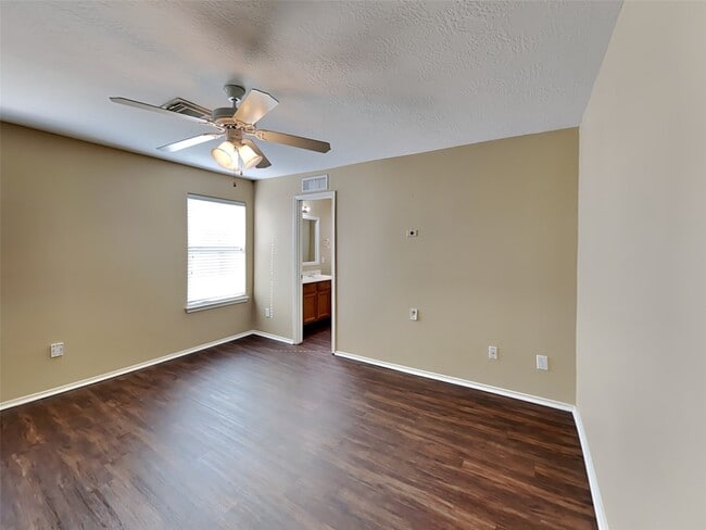 Building Photo - 6815 Baron Gate Ct