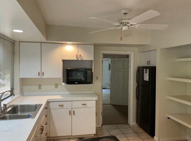 3 Bed/ 3 bath Home in Duckpond - 3 Bed/ 3 bath Home in Duckpond