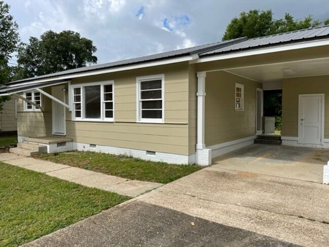 Photo - Cute beach bungalow in Biloxi, MS!