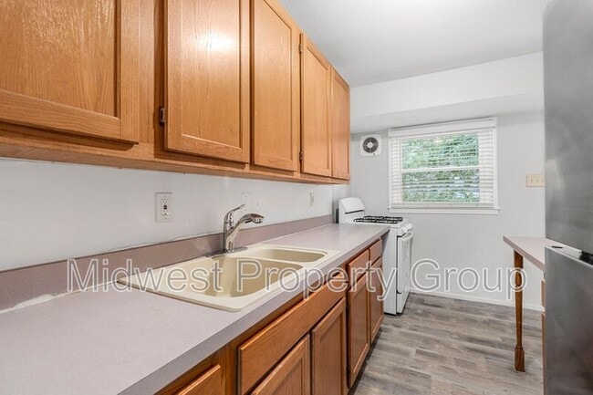 Photo - 306 Banff Cir