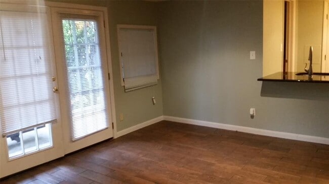 Building Photo - 2510 San Gabriel St Unit 18C