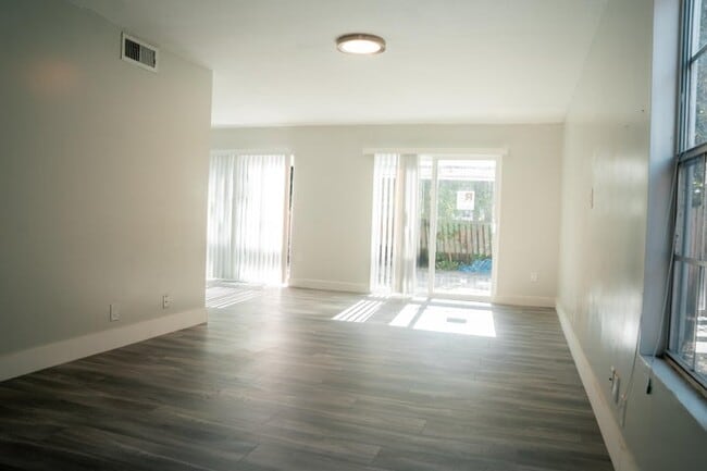 Photo - 5884 Dewberry Way