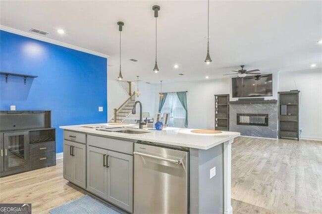 Photo - 3682 Bradford Way