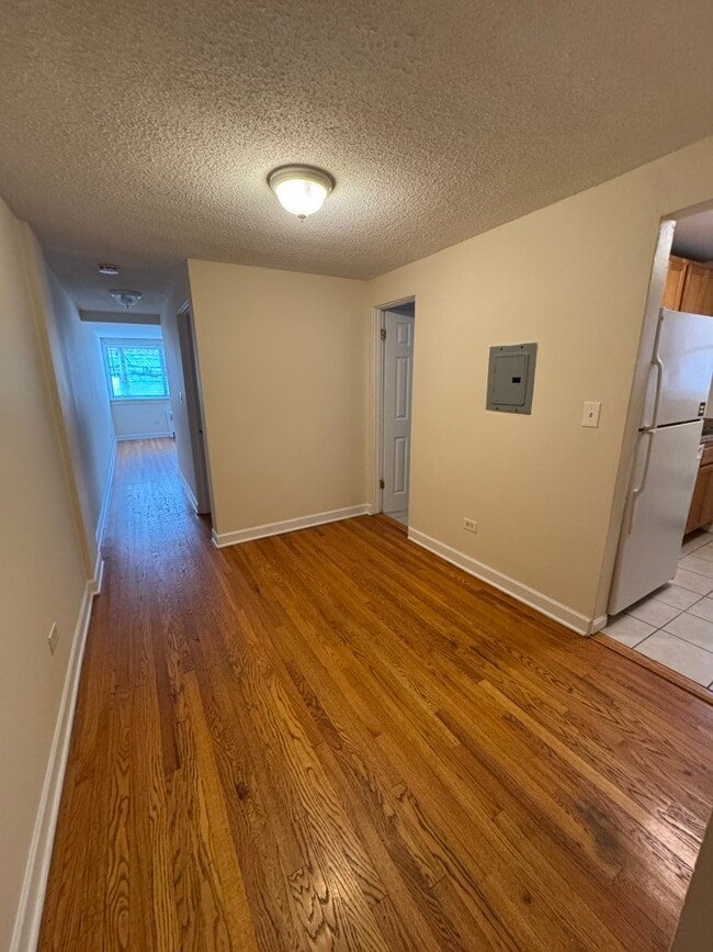 Photo - 4044 N California Ave Unidad 201 Rental
