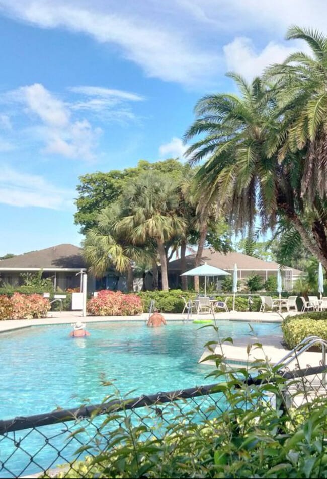 25735 Lake Amelia Way Unit 203
