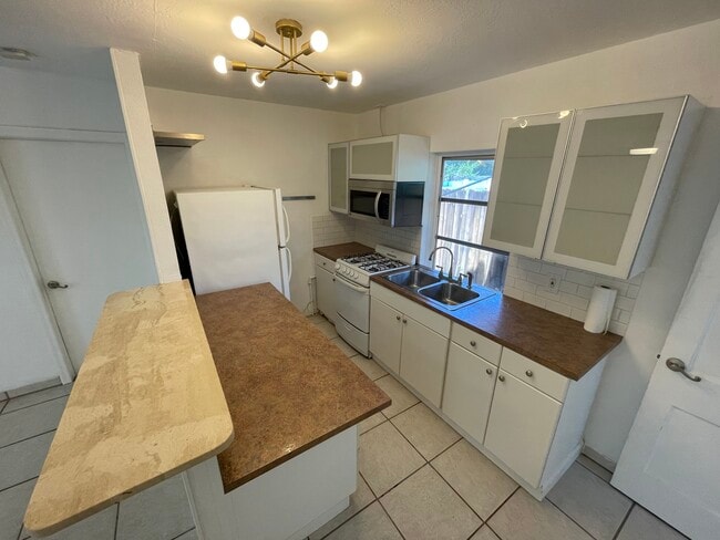 Photo - 1425 Madison St Unit B