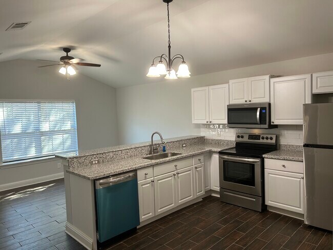 Photo - 193 Chevrolet St