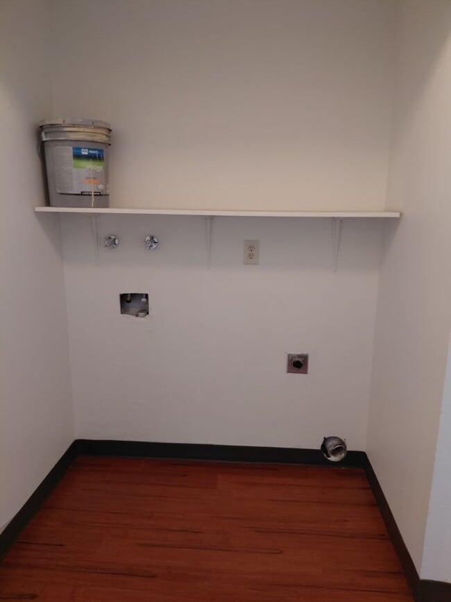 Photo - ALL PROSPECTIVE TENANTS MUST SUBMIT A $58 ...