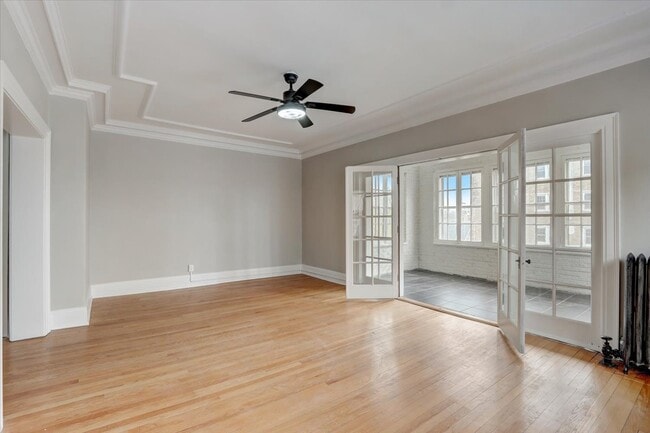 Photo - 2611-2613 N Stowell Ave