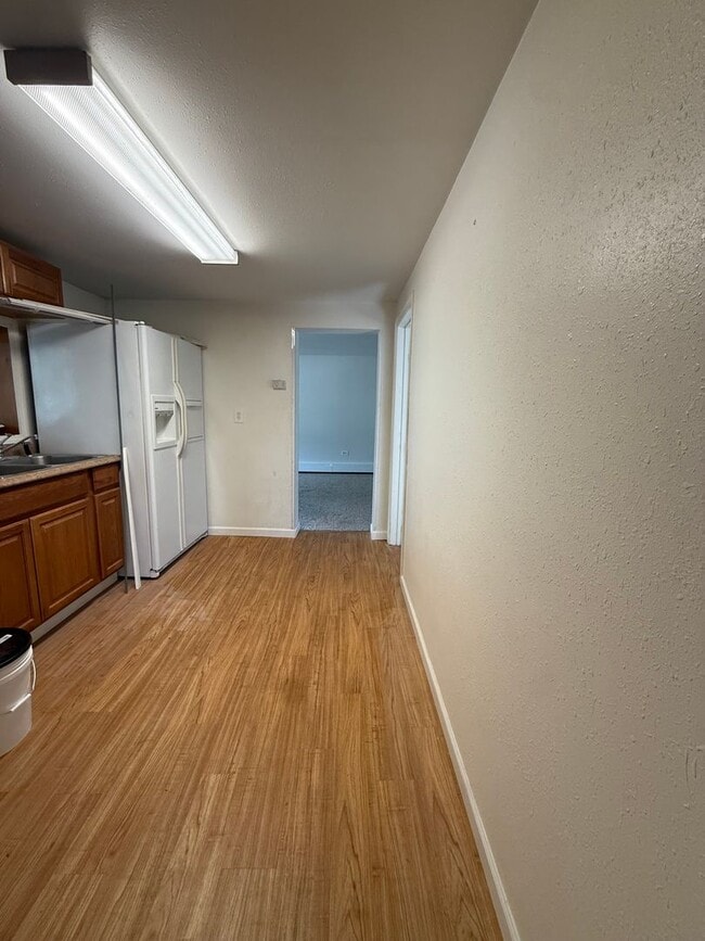 Building Photo - 123 4th Ave Unit 1
