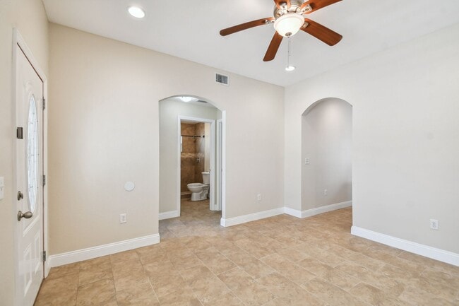 Photo - 2321 W Beach St