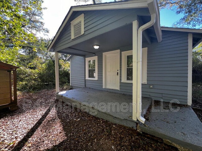 Photo - 1334 W Poplar St