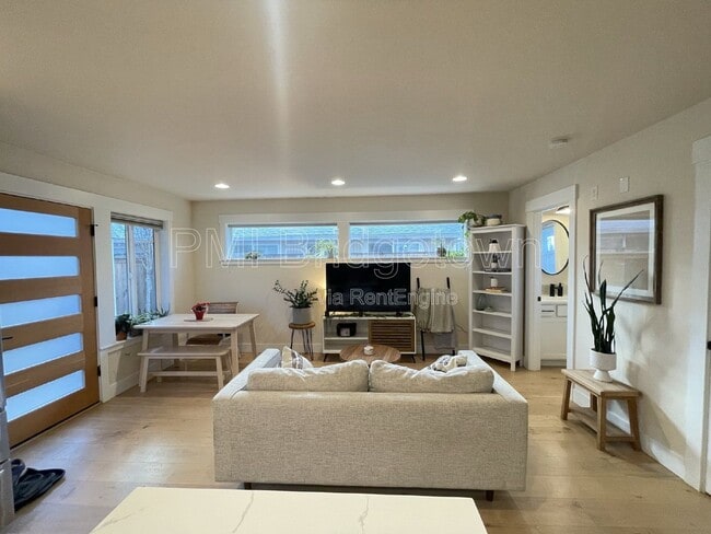 Photo - 6517 SE Woodstock Blvd
