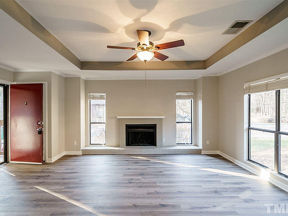 Living Room (LR) - 622 New Kent Plz Unit 622