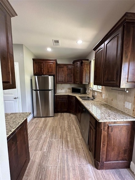 Photo - 126 Scarlet Harts Ln