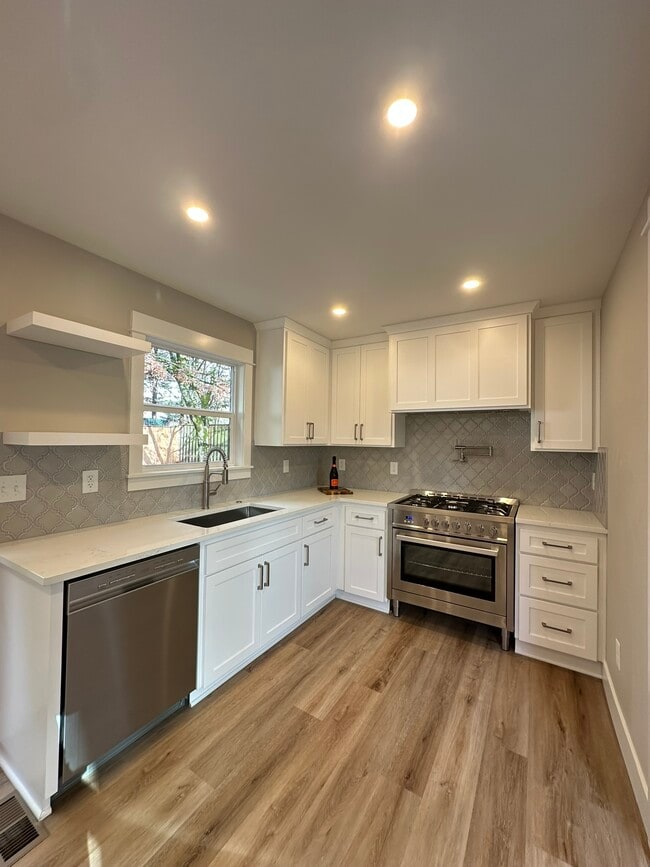 Photo - 5325 NE Flanders St