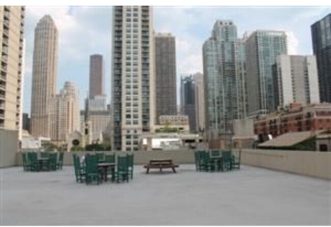 Building Photo - 70 W Huron St Unit 2607 Rental