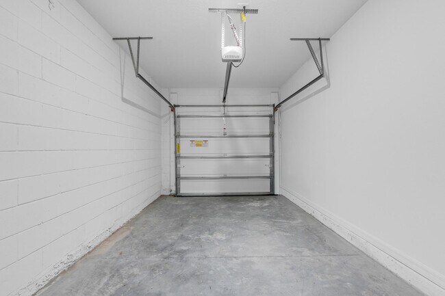 Photo - 2829 Moonshadow Court