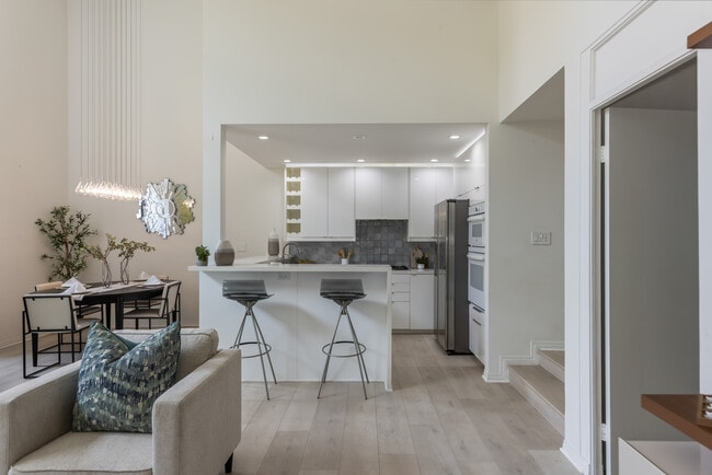 Photo - 1007 S Catalina Ave