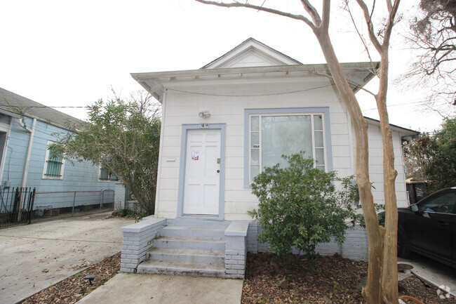 Building Photo - 7620 Freret St Rental