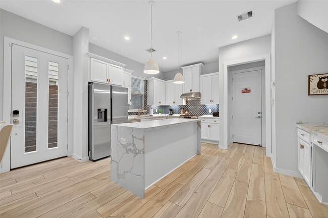 Building Photo - 2617 Live Oak St