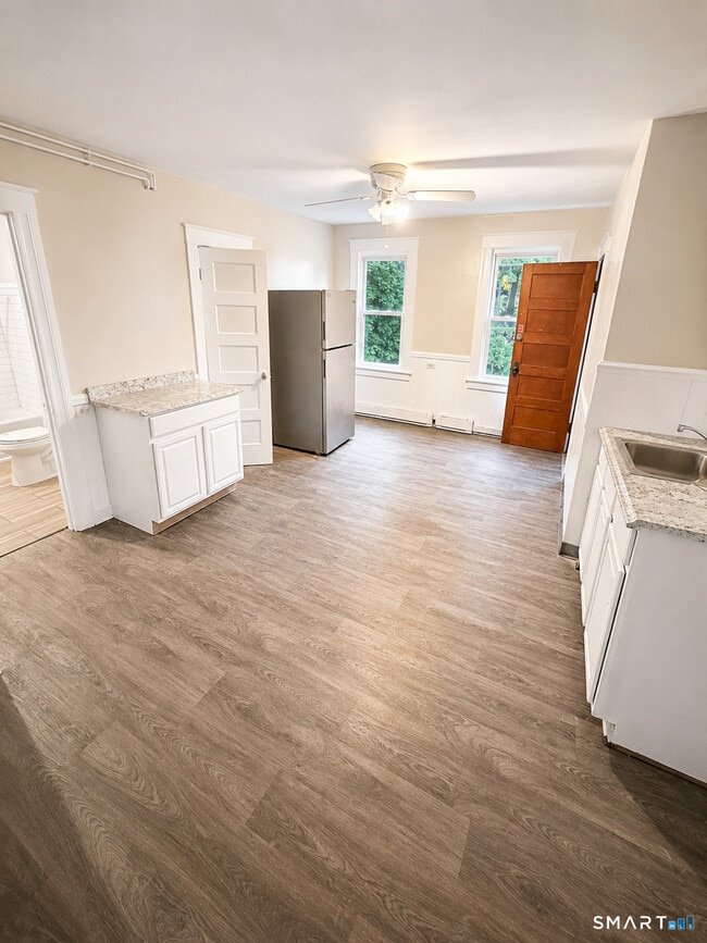 Photo - 31 Wallace St Unit 3