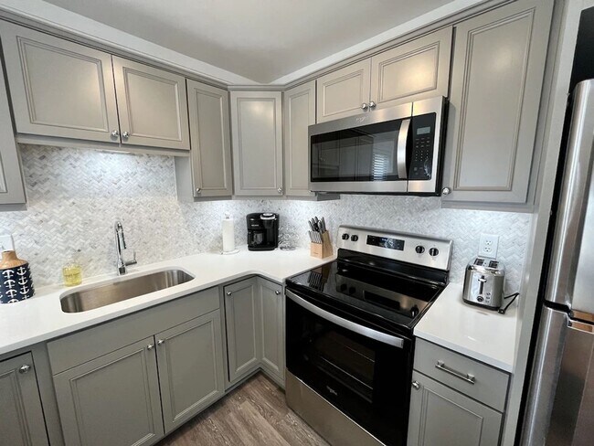 Photo - Renovated Home - Sleeps 6 - Winter Rental ...