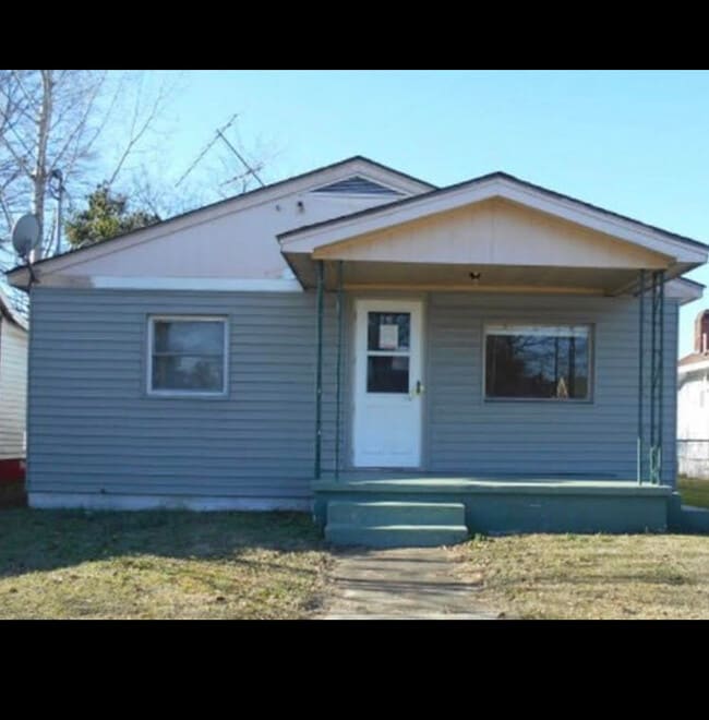 Photo - 913 N Center St House