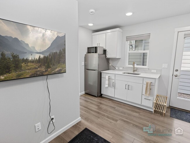 Building Photo - Affordable & Cozy 1BR in Hillsboro – Great Location