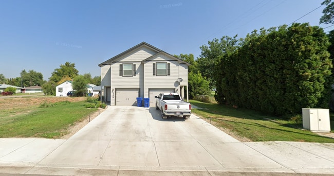 Building Photo - Nice Small Town Living!