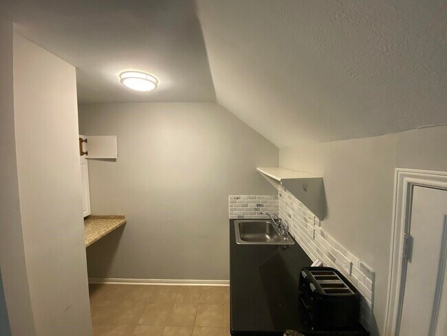 Photo - 7 W Cottage Green