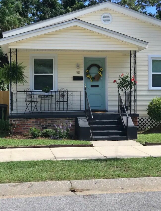 Photo - 311 E Strong St