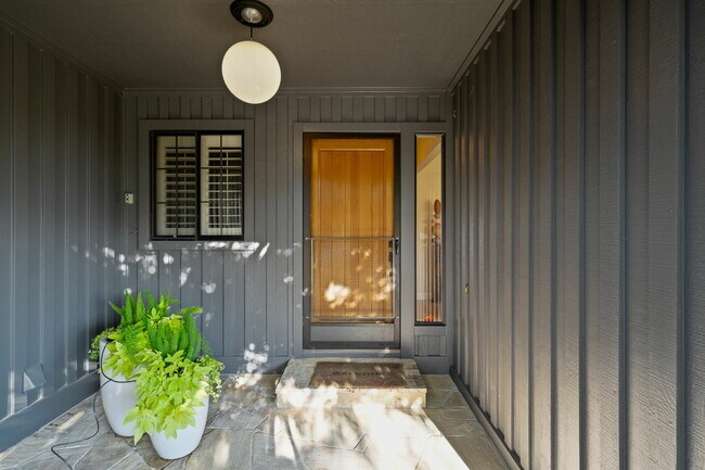 Photo - 1028 Maxwell St