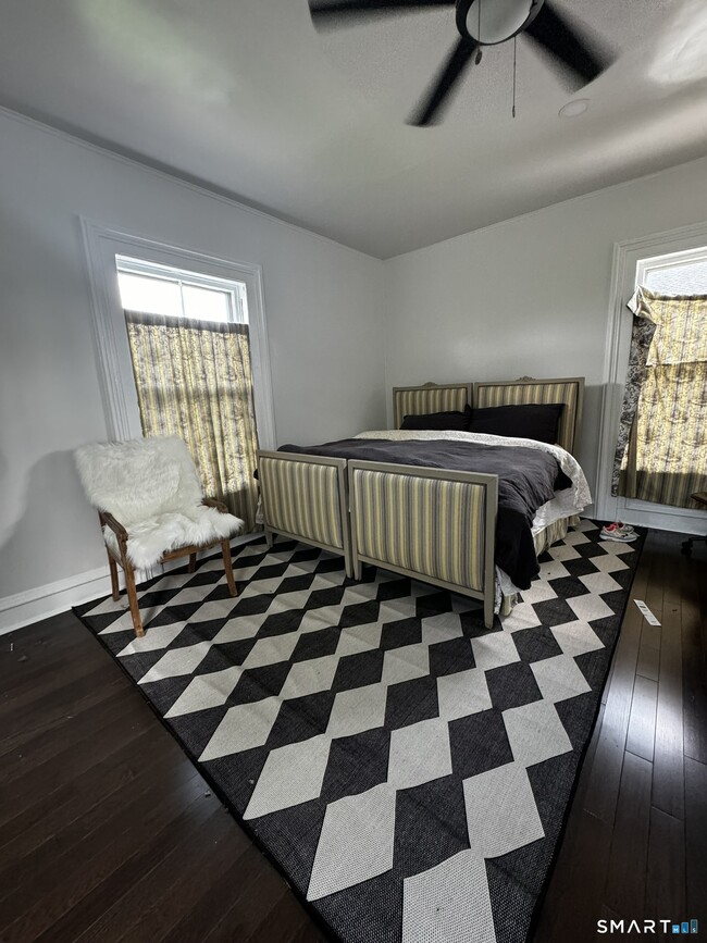 Building Photo - 147 Fairfield Ave Unit 2B