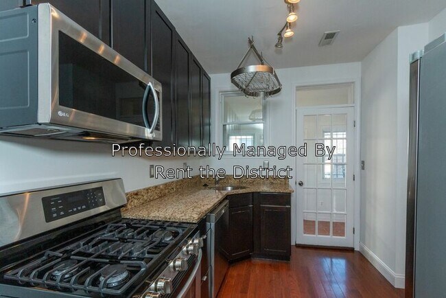 Photo - 829 Randolph St NW