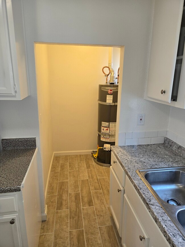 Photo - 6417 Gifford Ave