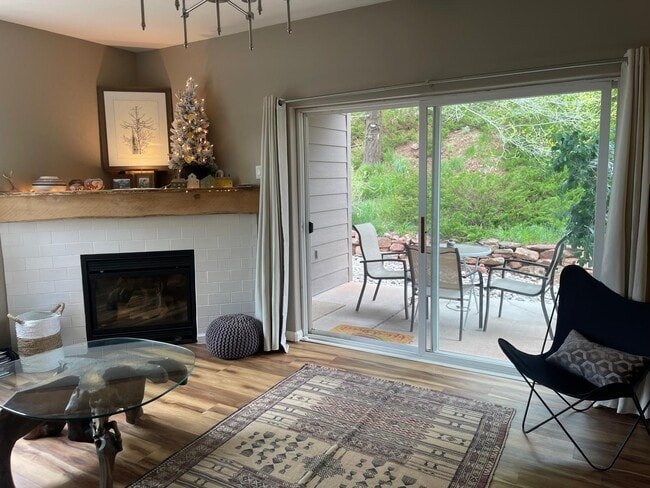 Building Photo - 2701 Midland Ave