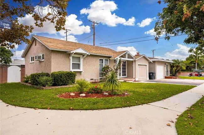 Photo - 6903 Henrilee St