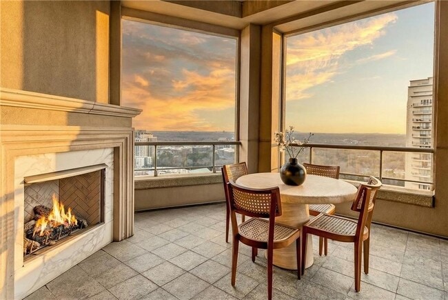 Photo - 3376 Peachtree Rd NE Unidad 41A