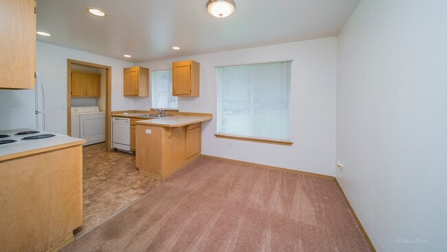 Photo - 8125-Rothfuss Unit A