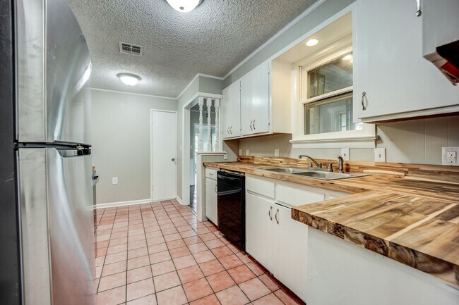 Photo - 2307 S 23rd St