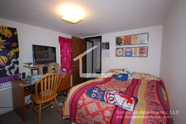 Building Photo - 6 Shepherd Ave Unit 1 Rental