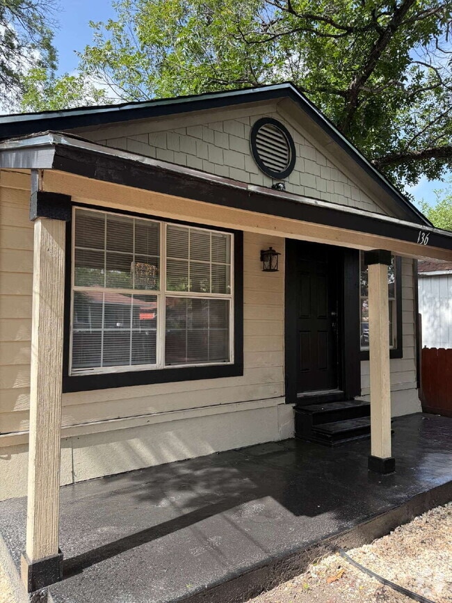 Building Photo - 136 Persyn St Rental