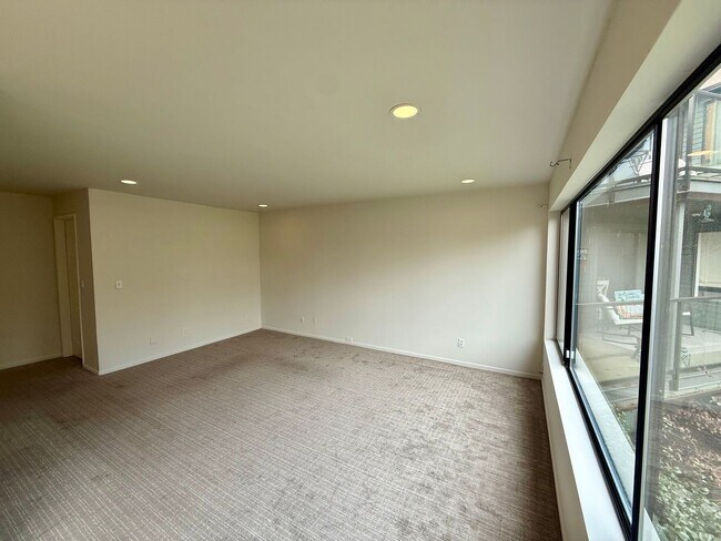 Photo - Beautiful 2 bed, 1 bath Shoreline Condo, $2000/mo. Unit 203