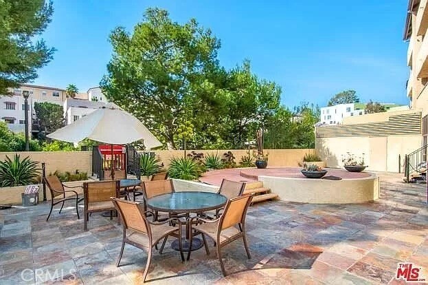 Photo - 10982 Roebling Ave Unidad 359