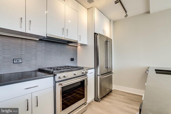 Photo - 88 V St SW Unit 402