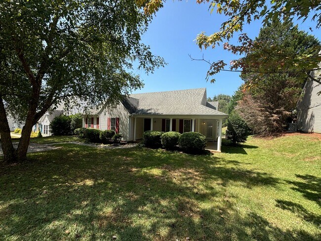 Photo - 3BR House with Community Pool