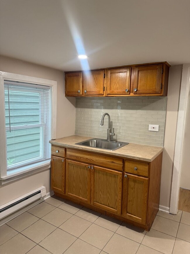 Photo - 2244 W Farragut Ave Unit 1
