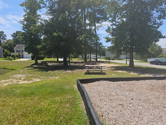 Photo - 160 Molinia Dr